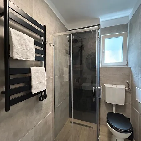 Evelyn דירה רייקה